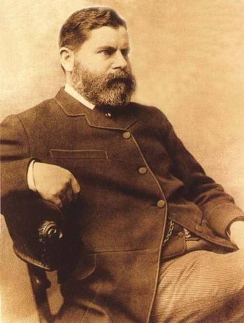 George E Davis