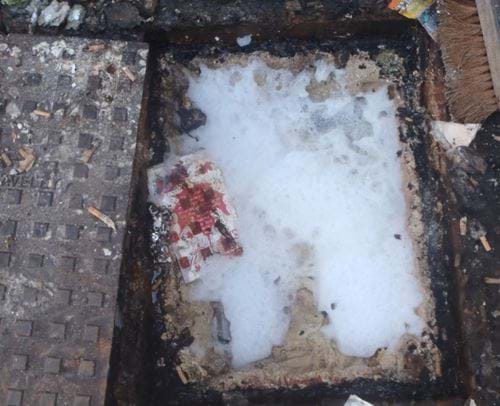 A manhole cover full of fat - Image courtesy of Severn Trent Water