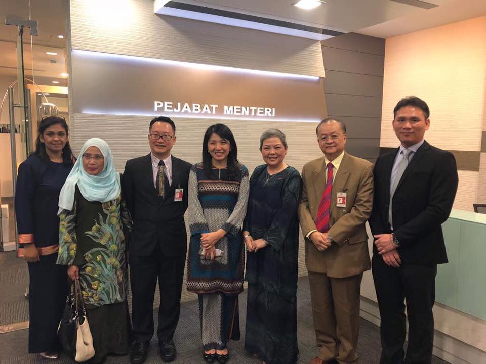 IChemE makes a courtesy call on YB Yeo Bee Yin, Minister of Energy, Science, Technology, Environment, and Climate Change